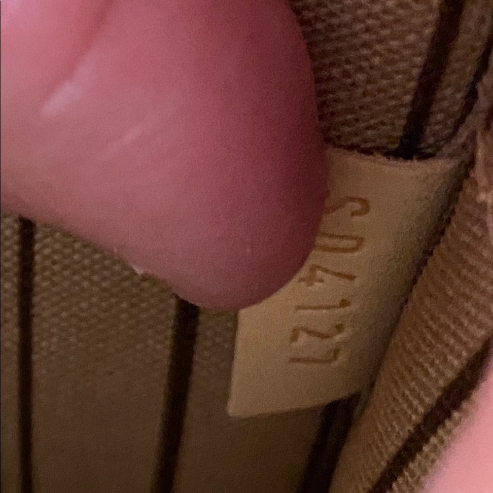BRAND NEW LV NeverFull Pouch - Picture 3 of 3